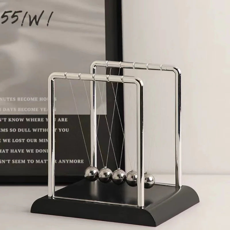 Newton’s Cradle Balance Balls – Desk Motion Toy